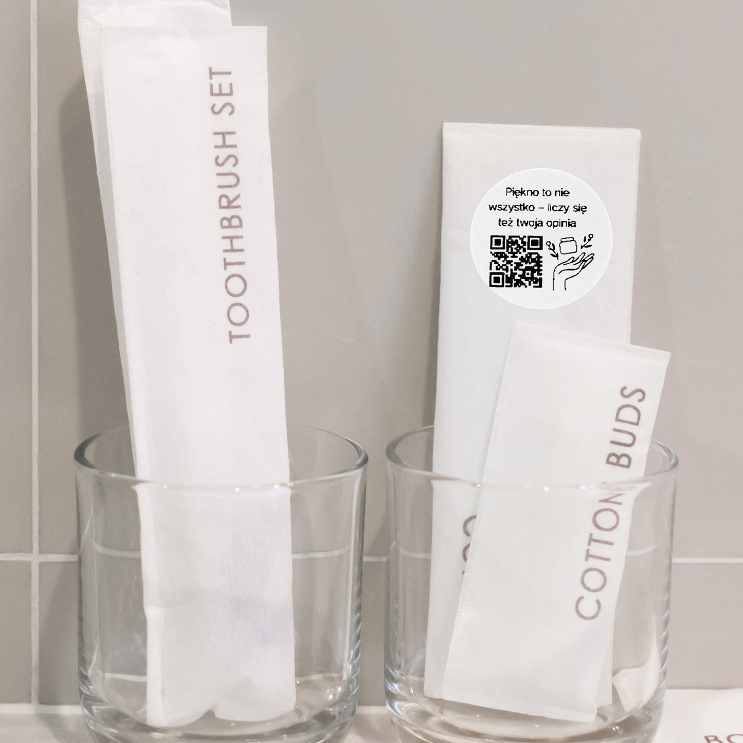 Naklejka QR do opinii Google salon beauty więcej recenzji 3cm zestaw 468szt