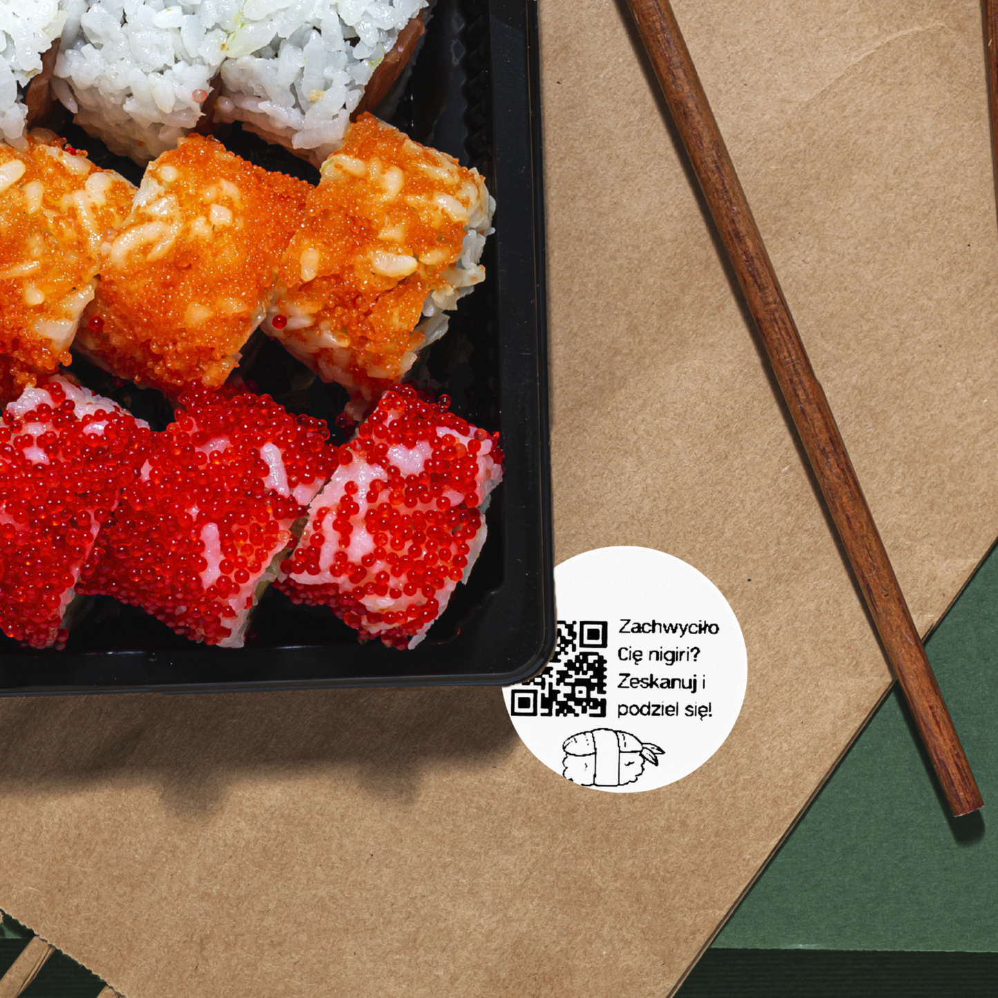 Naklejka QR opinie Google „Zachwyciło Cię nigiri?” sushi restauracja 3cm zestaw 468szt
