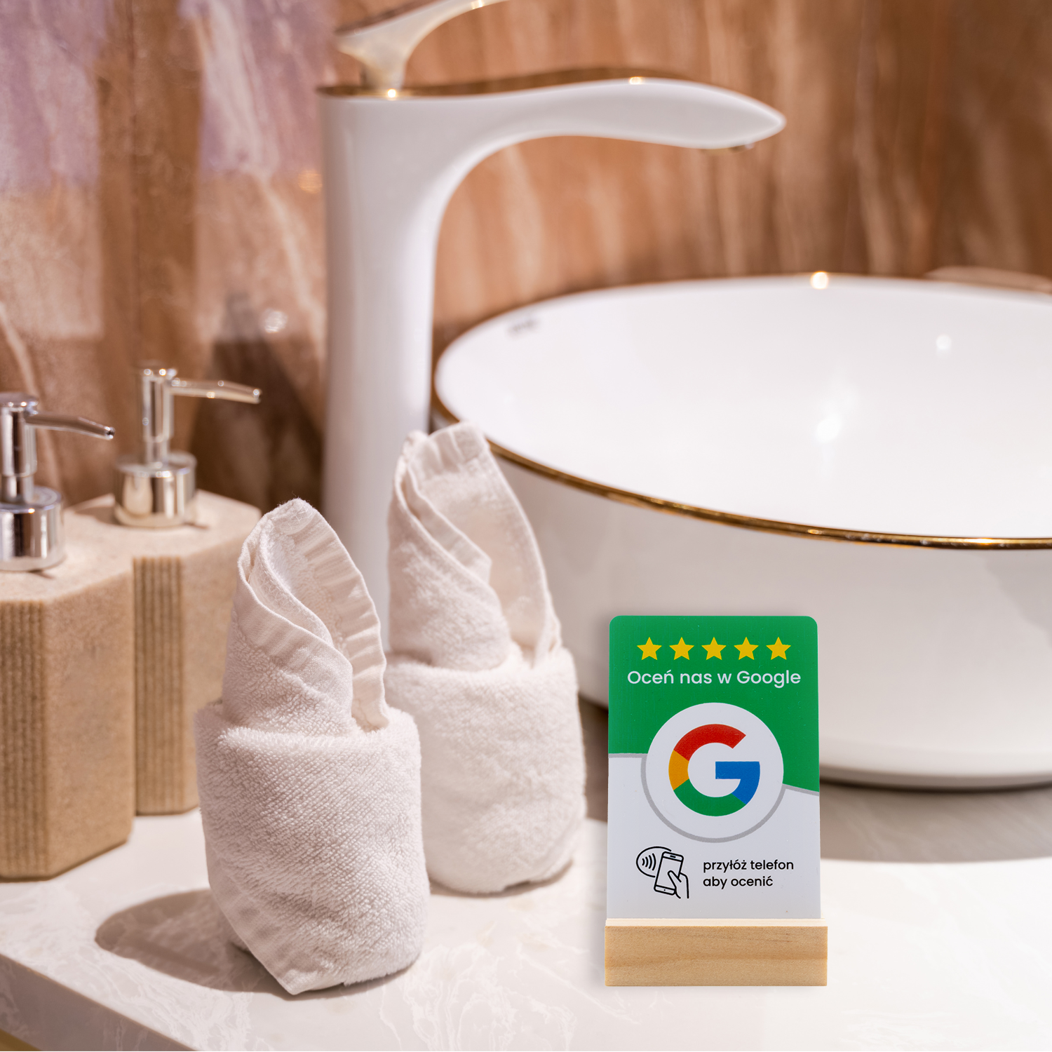 Karta do opinii z NFC i QR ułatwiająca wystawienie recenzji Google i zwiększająca google review.