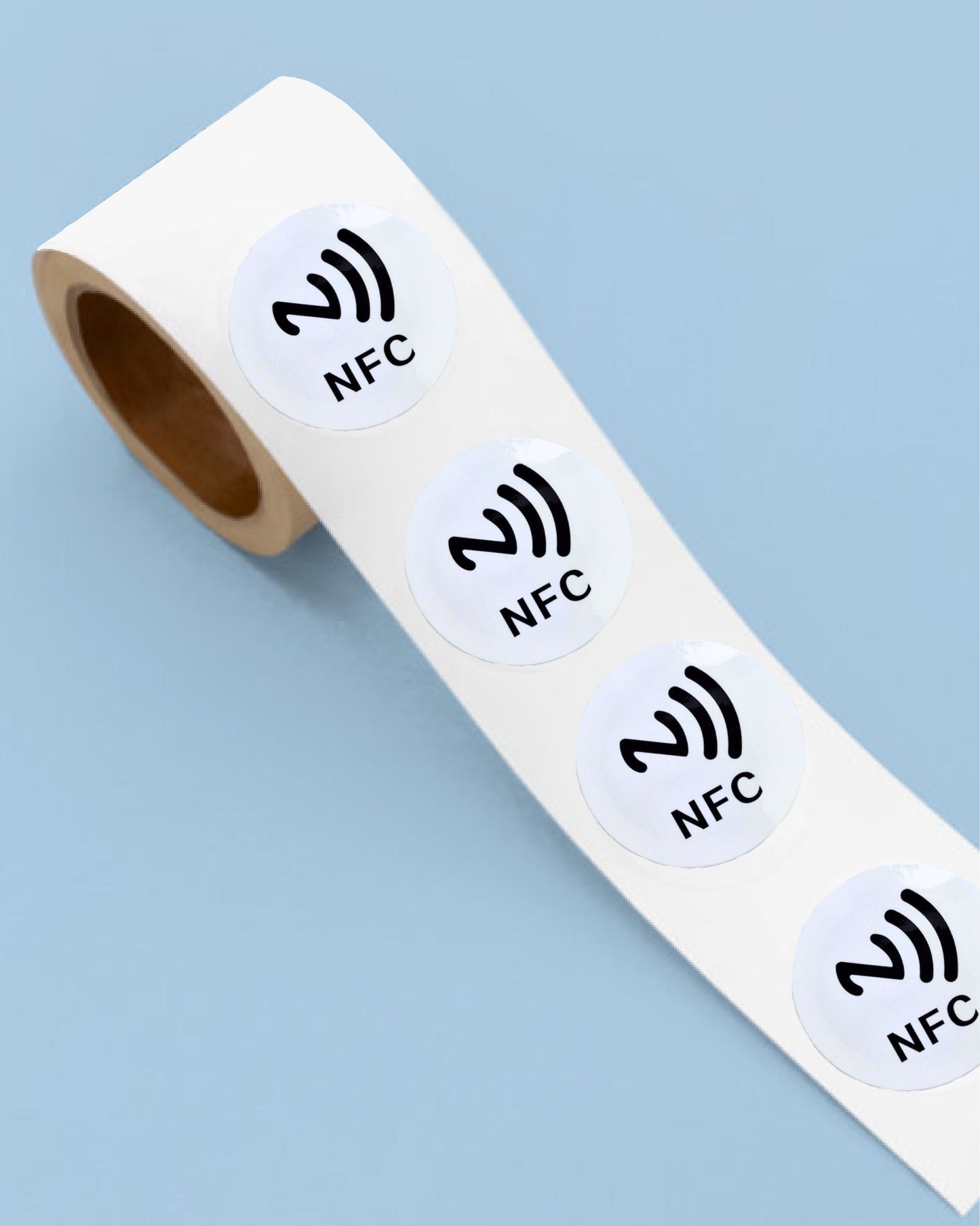 Samoprzylepna etykieta tag NFC zapewniająca niezawodny odczyt.