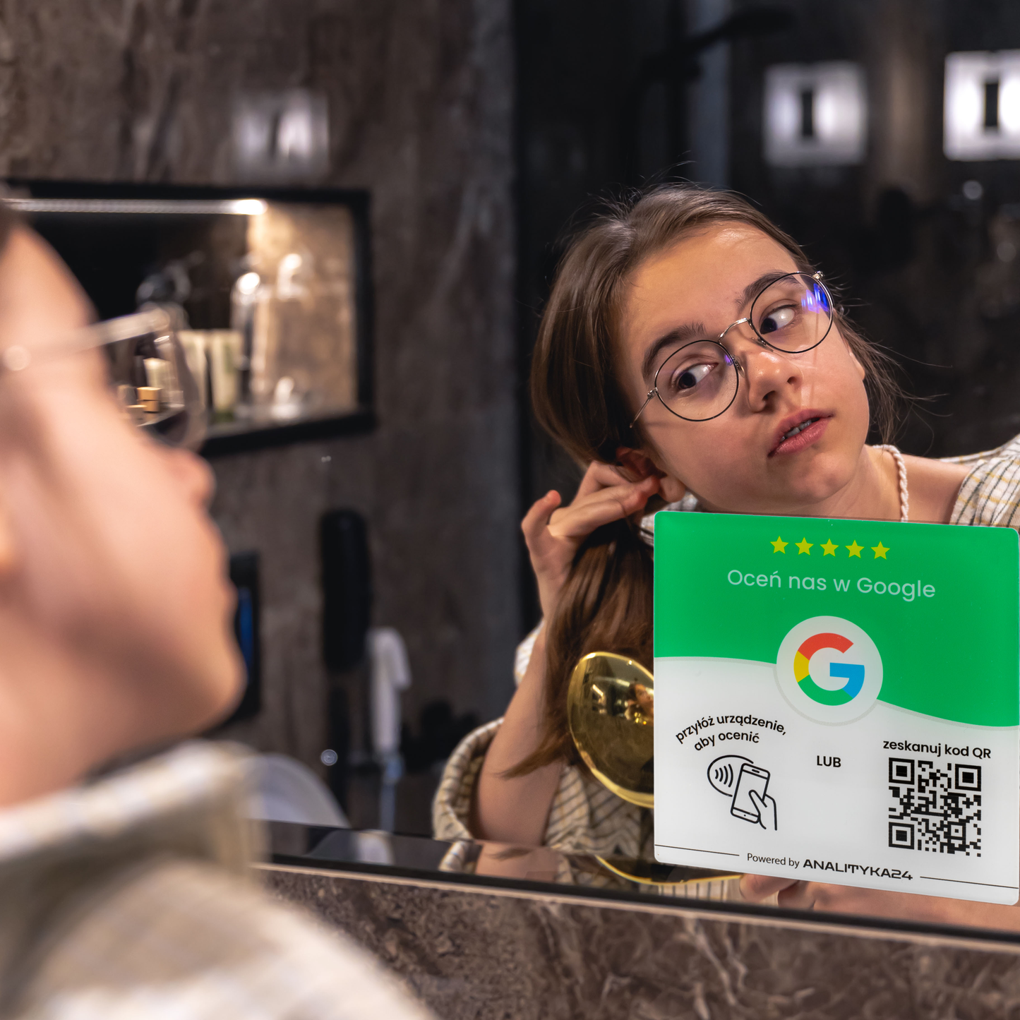 Tabliczka NFC QR do szybkiego pozostawienia opinii w toalecie