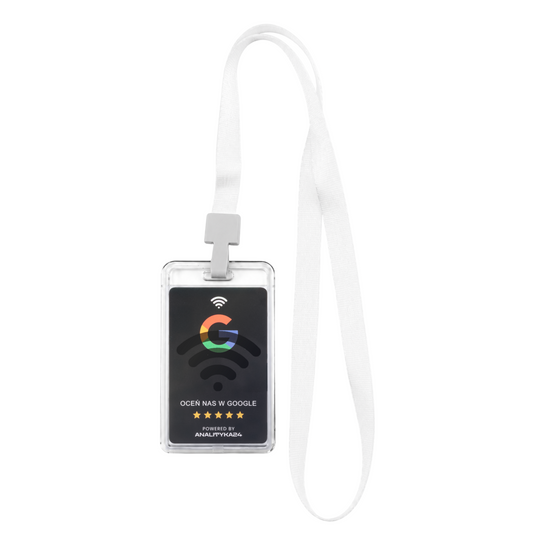 karta NFC na białym tle ze smyczką