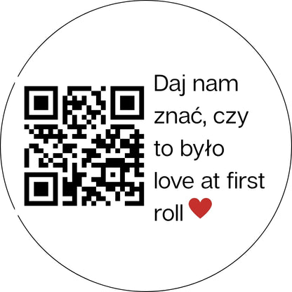 naklejka-qr-skanuj-love-at-first-roll-podziel-sie-recenzja