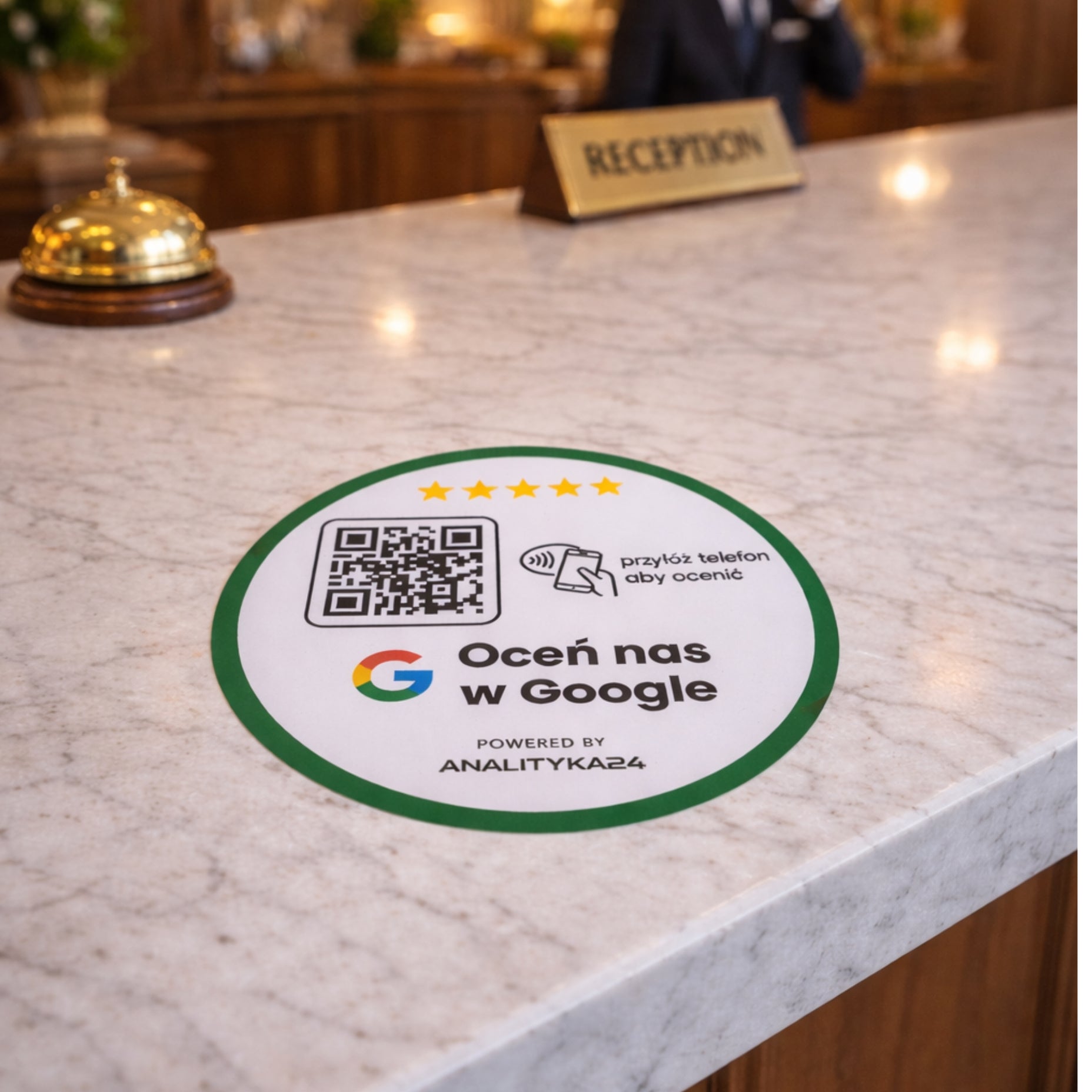 naklejka laminowana w recepcji hotelowej 