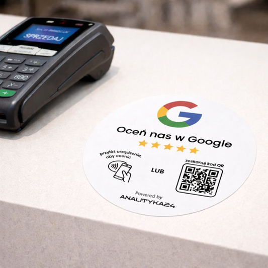 naklejka nfc biała przy płatnościach w sklepach