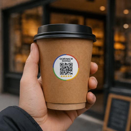 naklejka z kodem qr biała na kubeczku