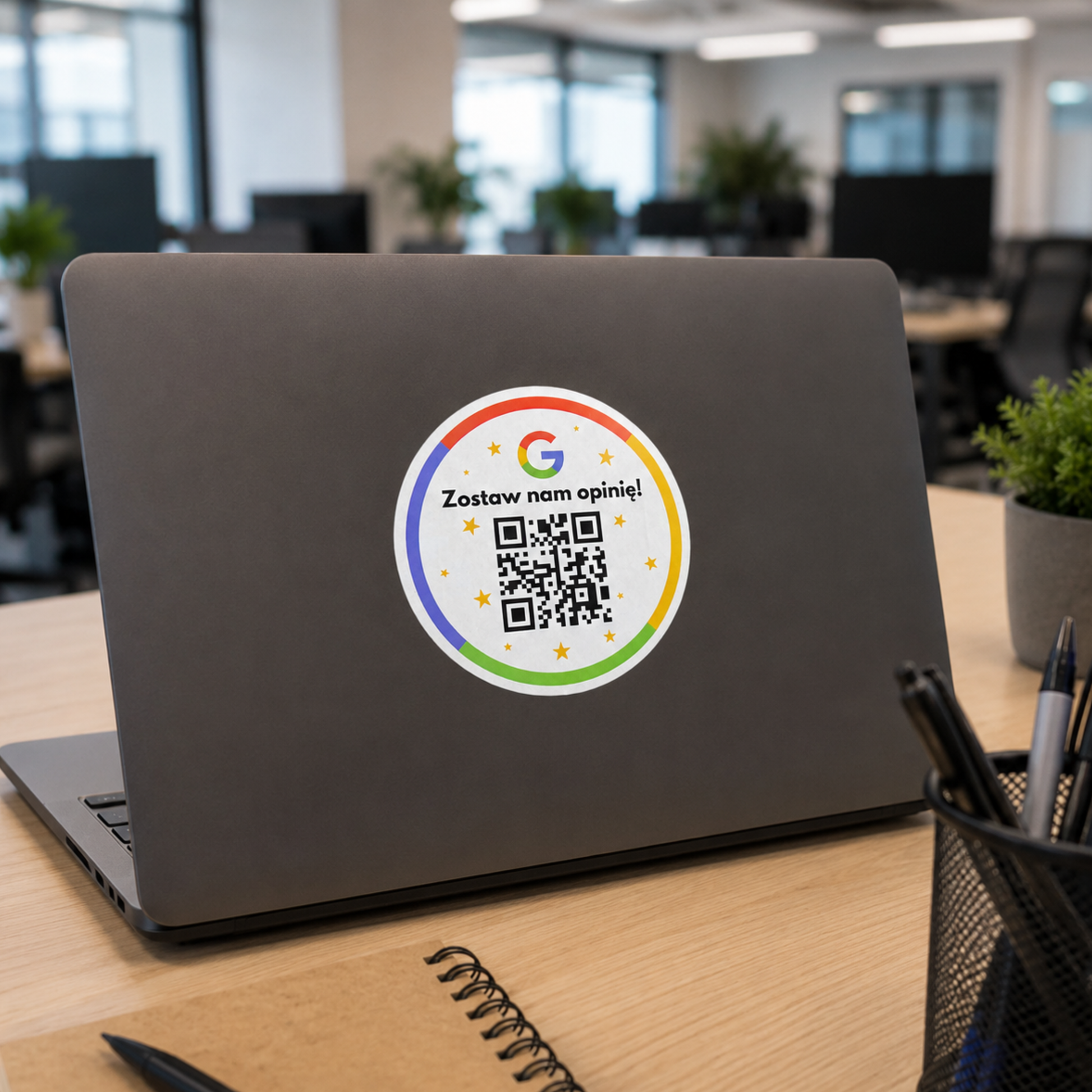naklejka qr google na laptopie