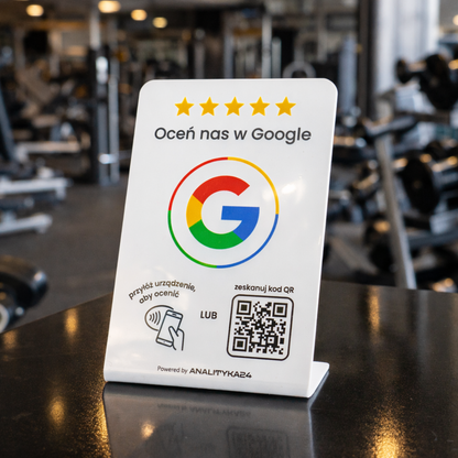 biały prezenter nfc w siłowni