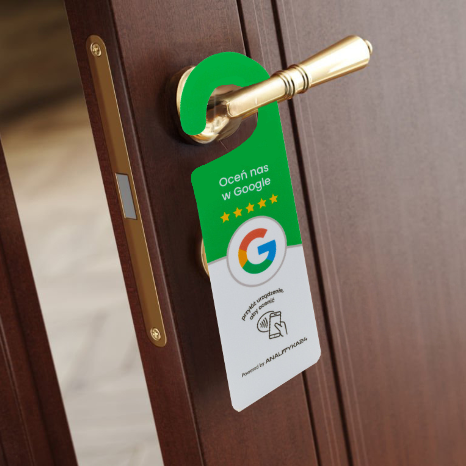 Zawieszka do drzwi z NFC i kodem QR poprawiająca liczbę google review i lojalność klientów.